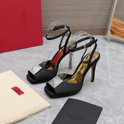 Valentino 10.5cm sz35-42 mnh0302 (1)